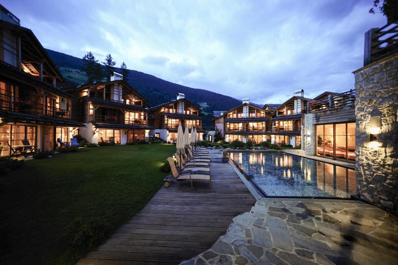 Post Alpina - Family Mountain Chalets San Candido Eksteriør bilde