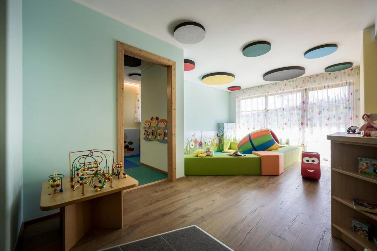Post Alpina - Family Mountain Chalets San Candido Eksteriør bilde