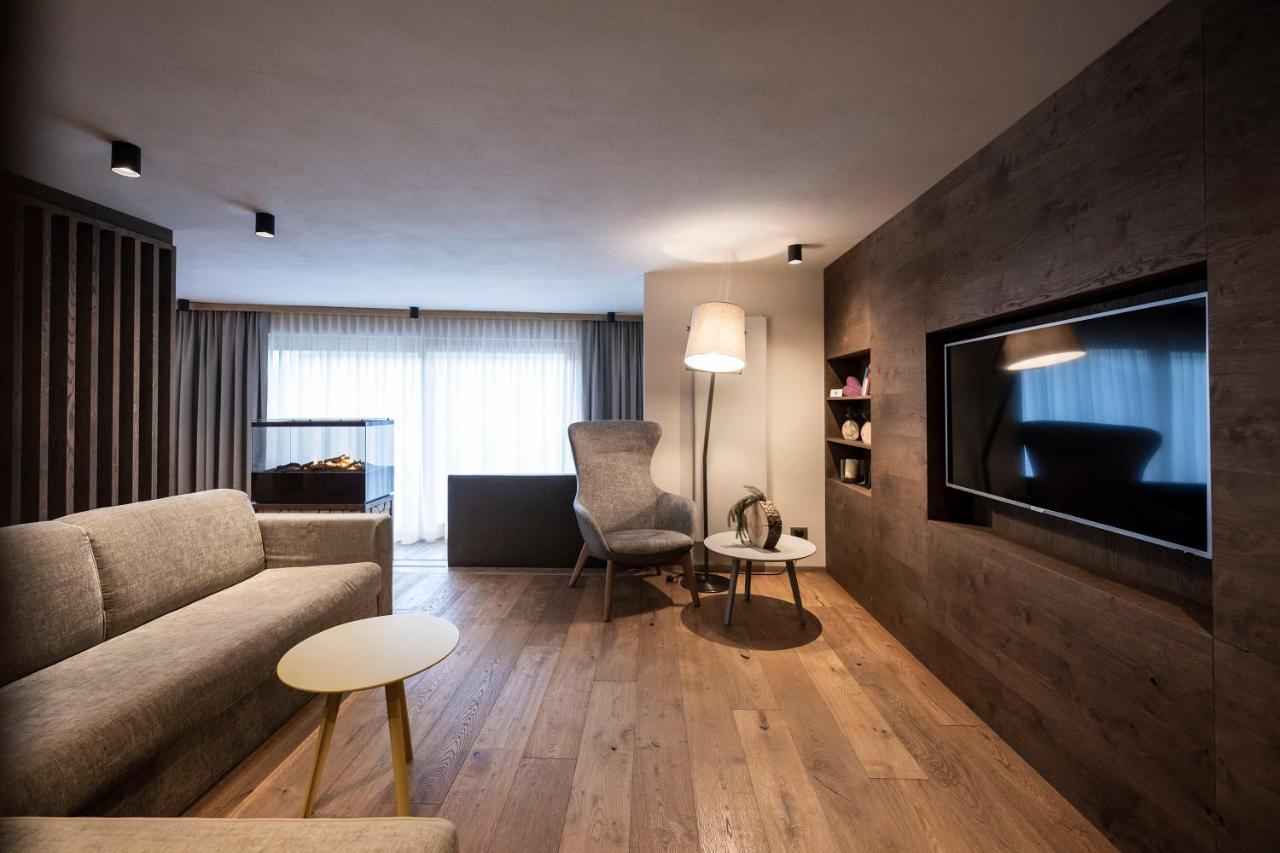 Post Alpina - Family Mountain Chalets San Candido Eksteriør bilde