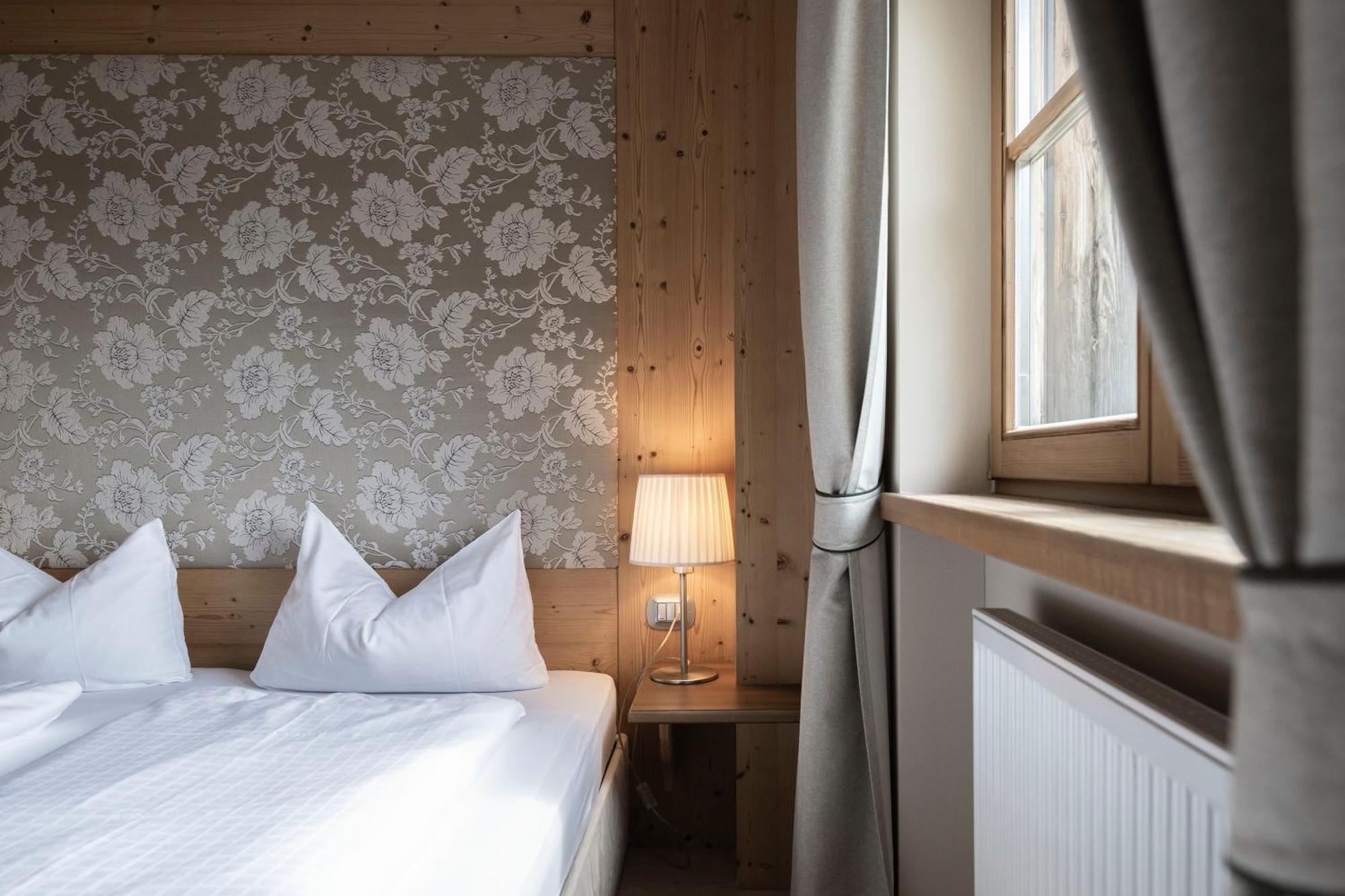Post Alpina - Family Mountain Chalets San Candido Eksteriør bilde