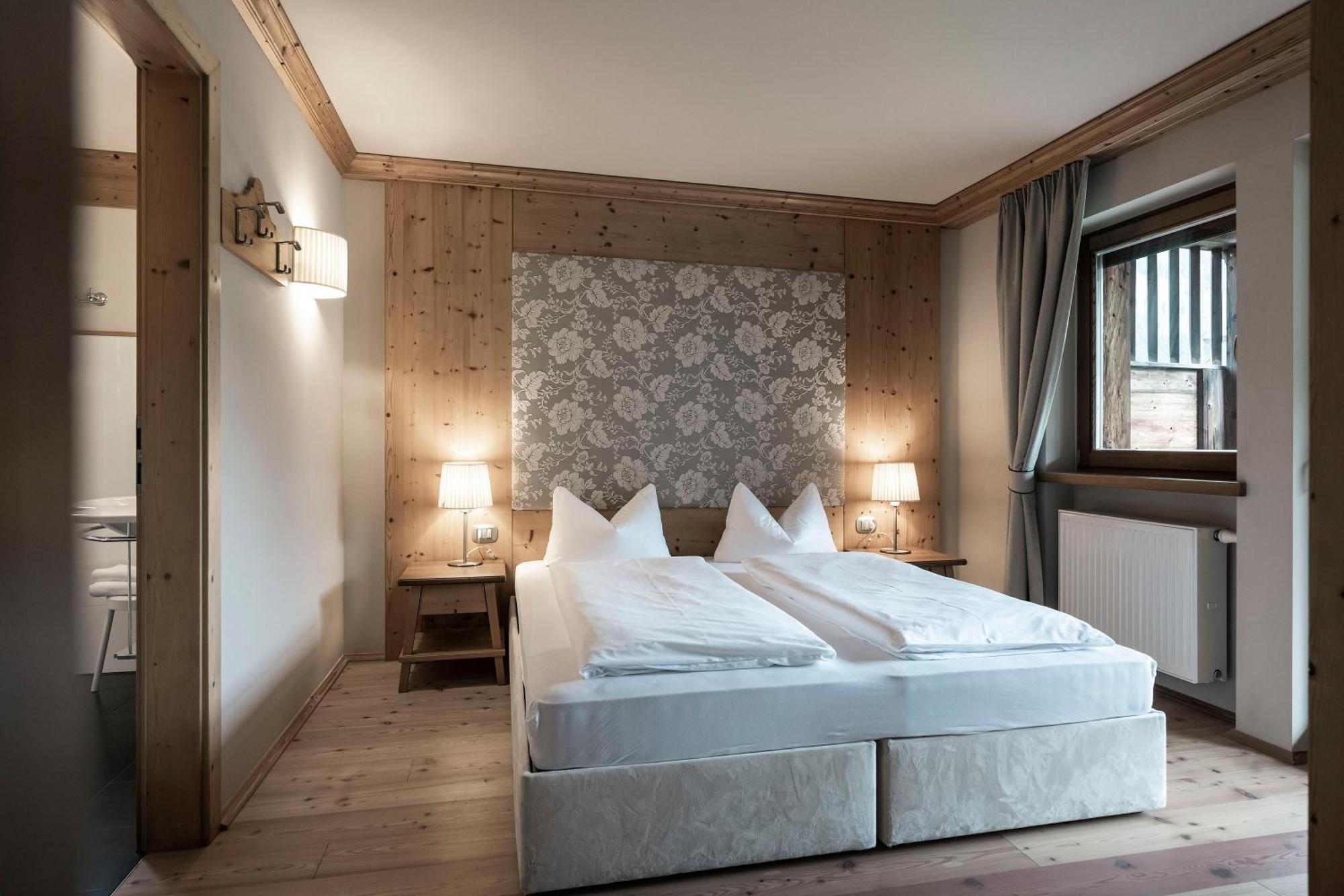 Post Alpina - Family Mountain Chalets San Candido Eksteriør bilde