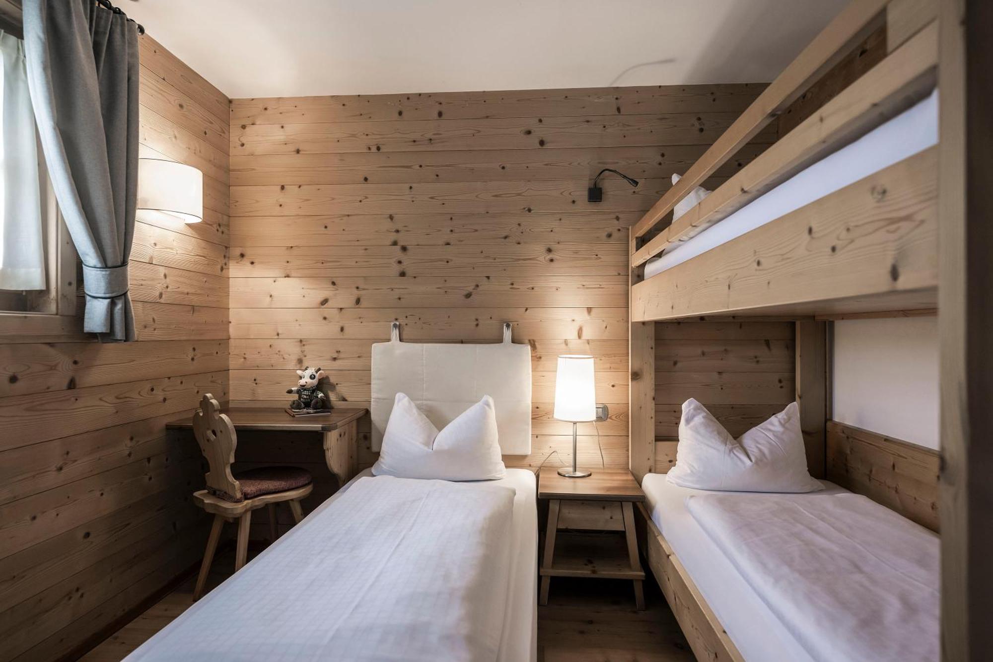 Post Alpina - Family Mountain Chalets San Candido Eksteriør bilde