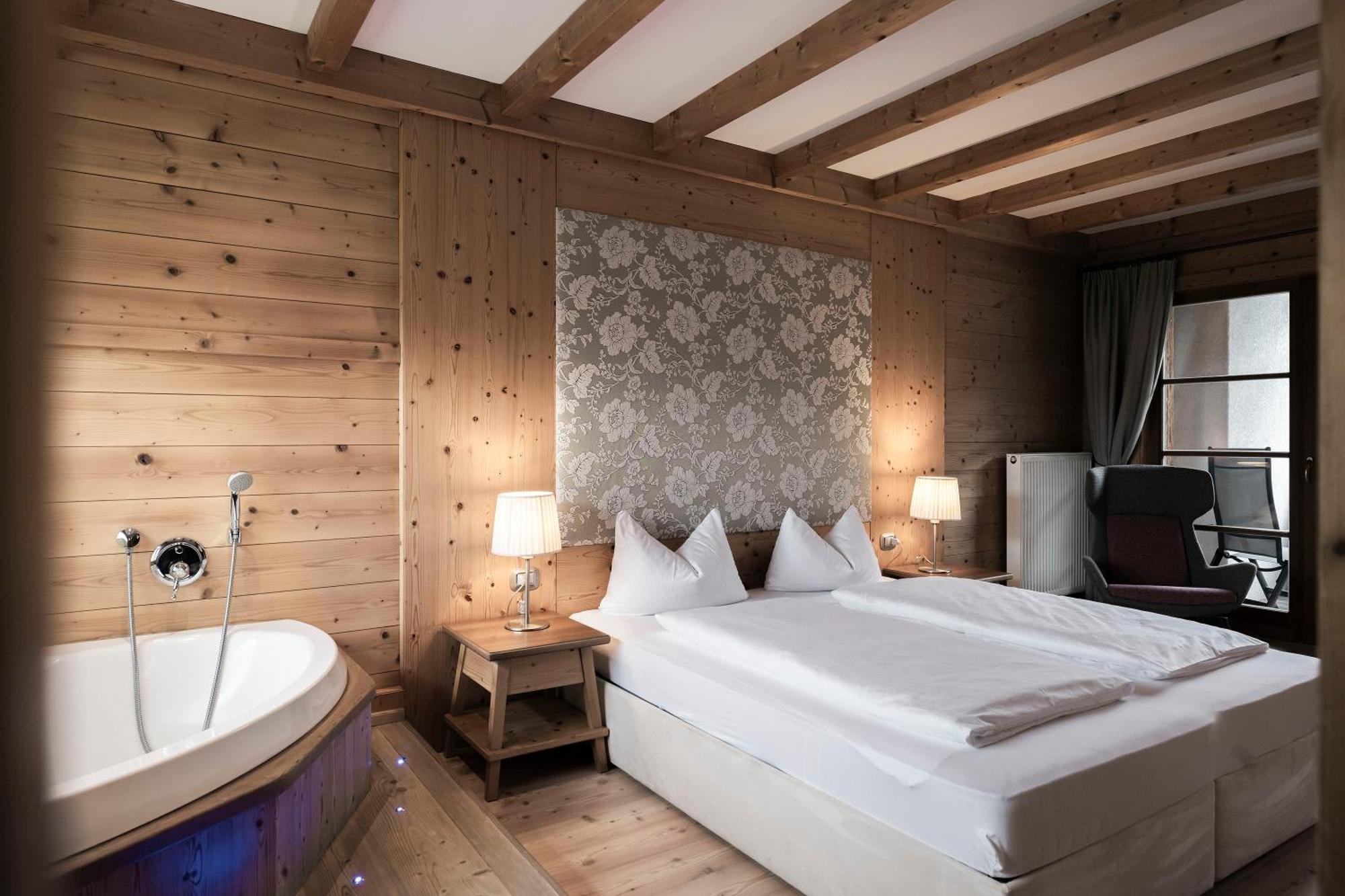 Post Alpina - Family Mountain Chalets San Candido Eksteriør bilde