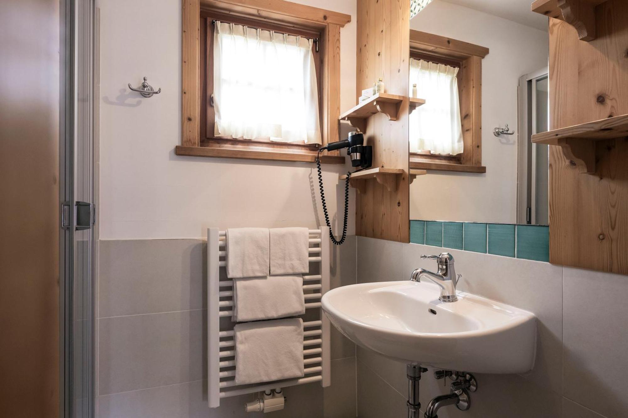 Post Alpina - Family Mountain Chalets San Candido Eksteriør bilde