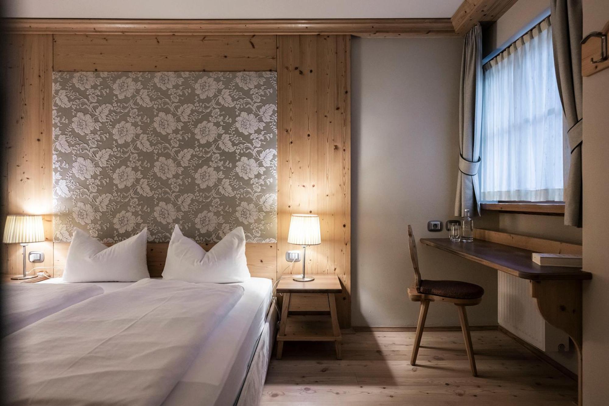 Post Alpina - Family Mountain Chalets San Candido Eksteriør bilde