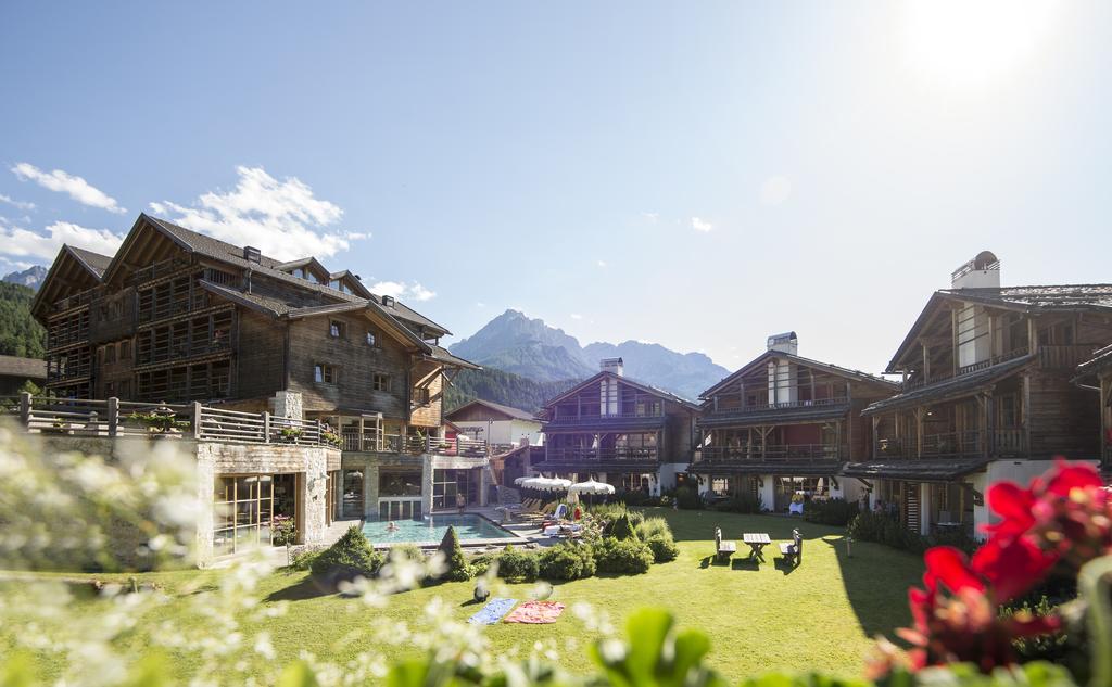 Post Alpina - Family Mountain Chalets San Candido Eksteriør bilde